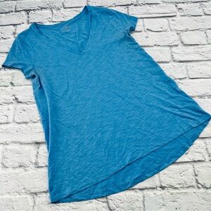 Lilly Pulitzer Size Small Blue Short Sleeve T Shirt V Neck  Pima Cotton